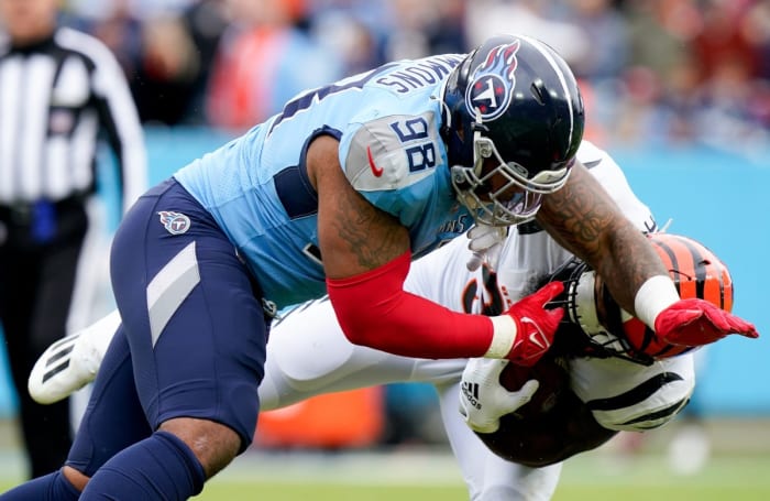 Titans defensive lineman Jeffery Simmons signed a four-year, $94 million extension.